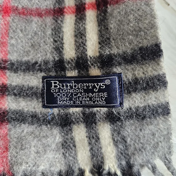 🩶 Burberry Cashmere Scarf 🩶 - Picture 7 of 9